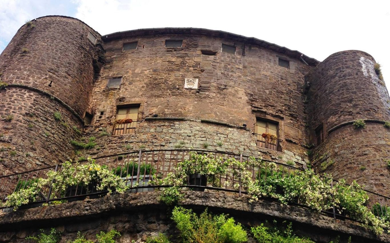 Castello di Ronciglione risalente al XII secolo, domina tutto il borgo dall'alto