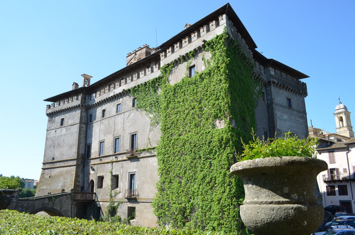 Castello Ruspoli Vignanello e i suoi giardini