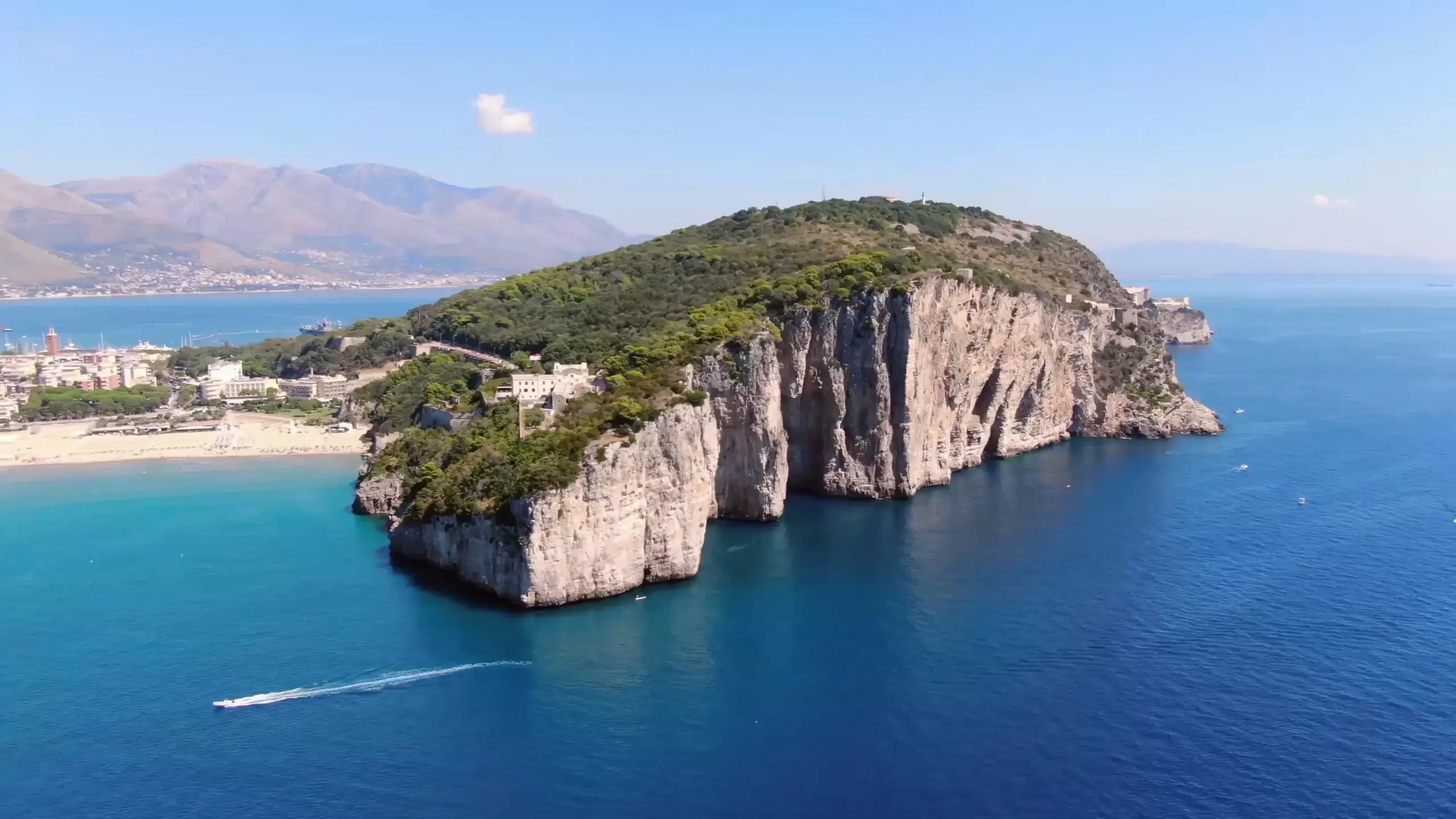 Cosa vedere a Gaeta: La montagna spaccata