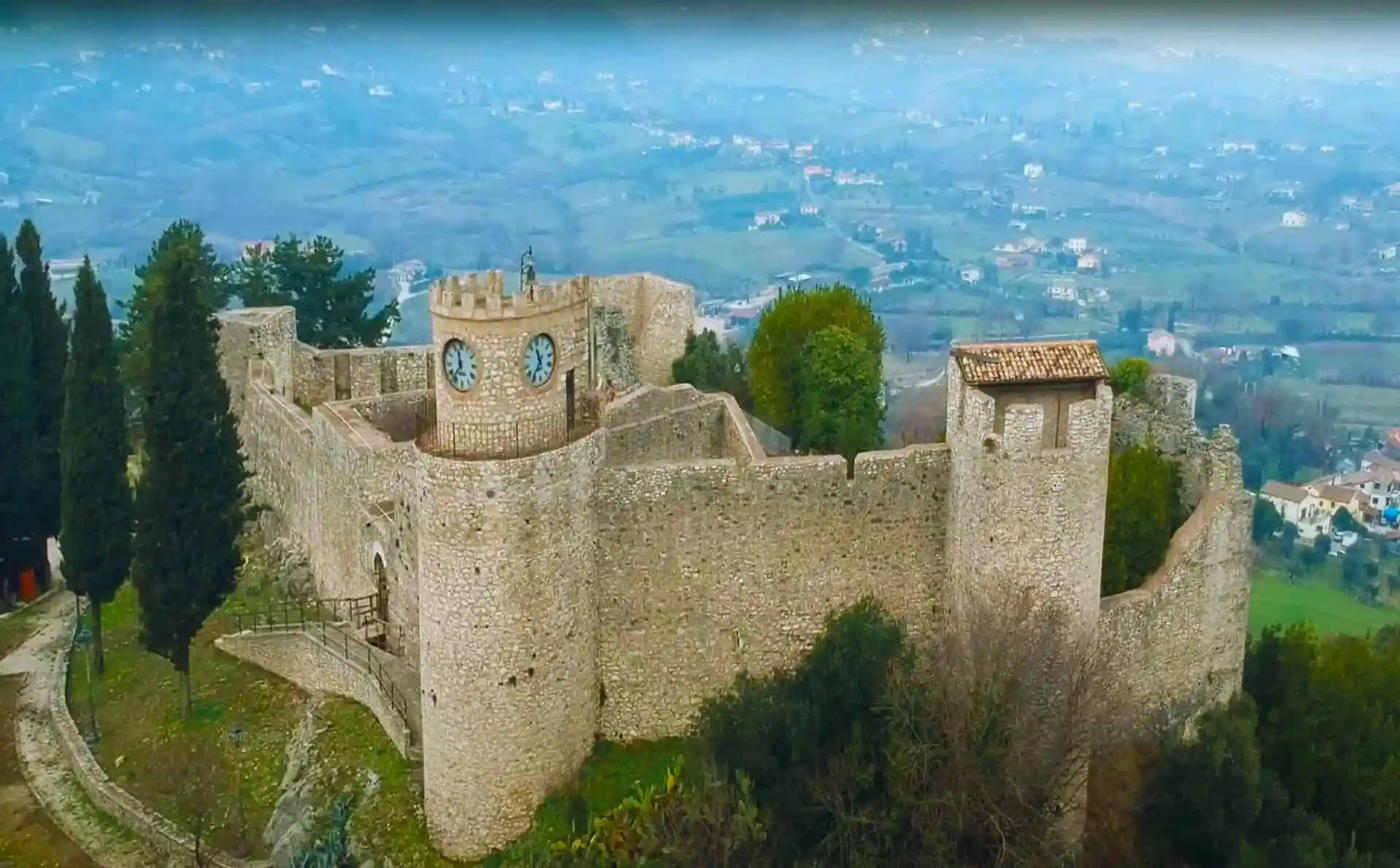 Cosa vedere a Pico: il castello Farnese